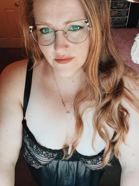 Milf needs a good dicking by TwoLipFest