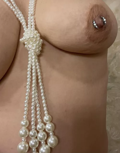 MILF titties by MrsPlayTime72