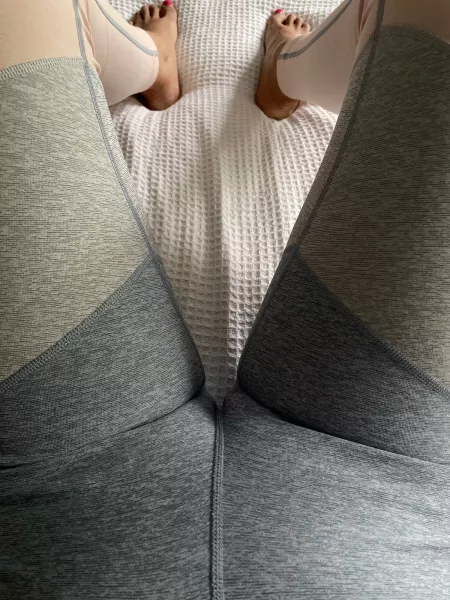 Milf toe show a day challenge: tight lips by Kiedforbighung