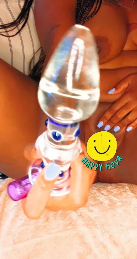 Milfs need fun too 😈 by Keyanna_28