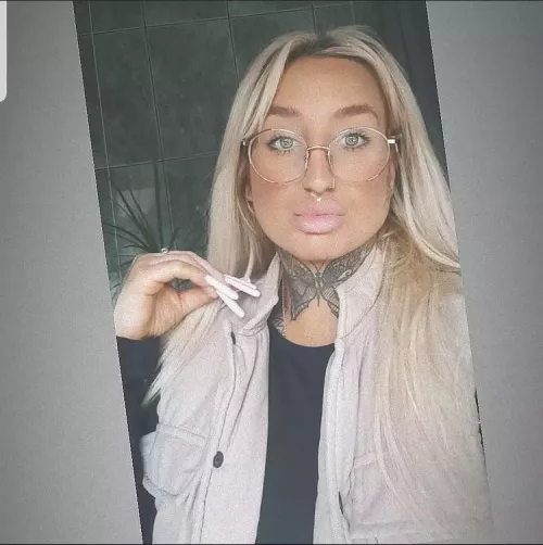 Milfy chav. Absolute trash by deathgasms69