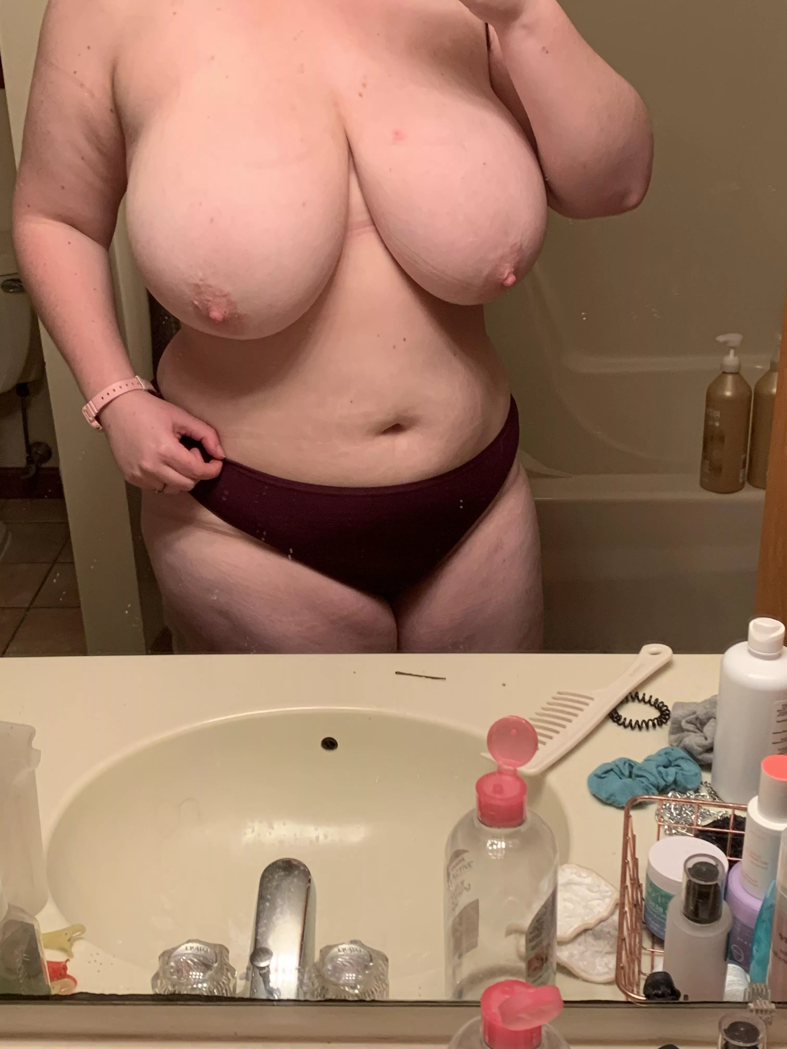 Milk me? 🤍 posted by littlefawn24