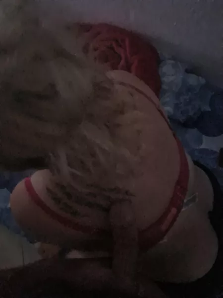 min fina fru.. vill ni se mera,hur hon suger ? by Pure_Effective_3127