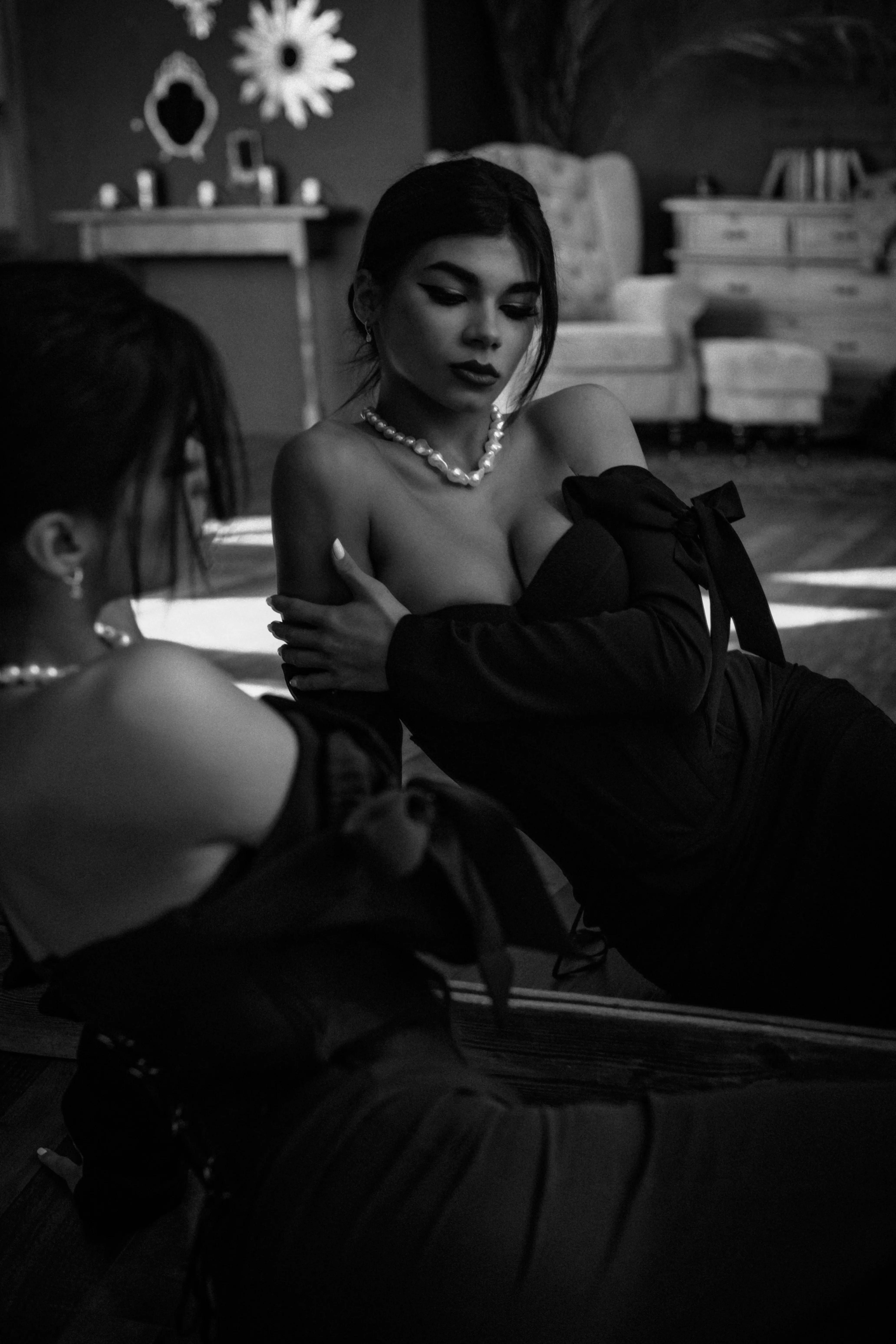 Mind a little bit of elegancy in feed? [OC] posted by amukydza