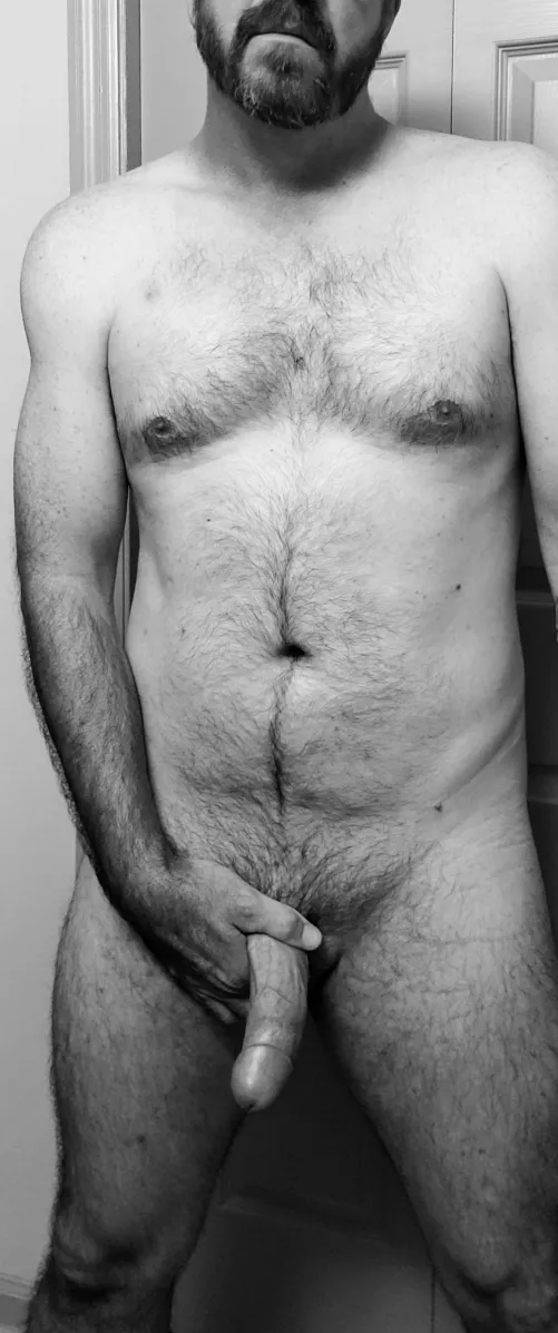 Mind if I hang out here? by Rustyshacklebearings