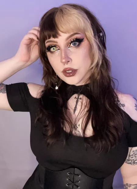 mind if i just share a cute selfie today? by gothpixi