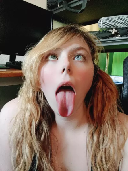 Mindless little puppet 💦😘🤤 by [deleted]