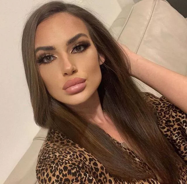 Mindy Lou posted by BloodstainedAxe