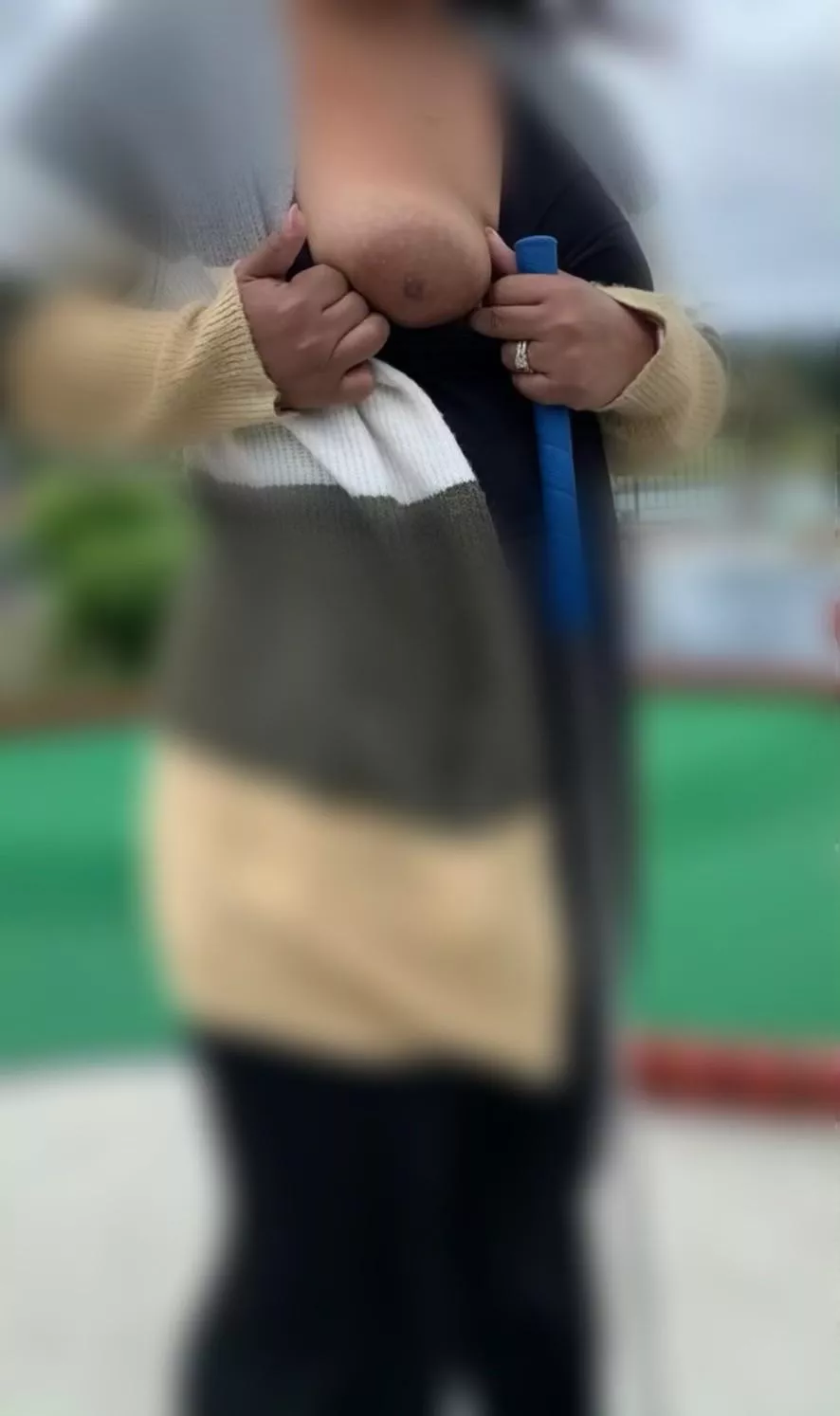 Mini golf, but with a focus on something else 💕💕 posted by JuneLove16