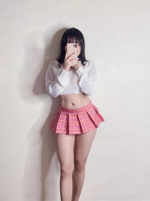 Miniskirts? 😋 by mirridarling