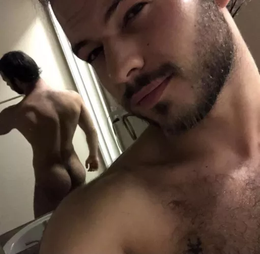 🍑mirror butt🍑 by TristanMoreau