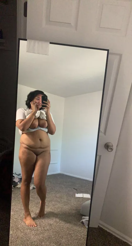 Mirror finally came in 🥰 How do you feel about taller girls ? by Recent_Comparison_38