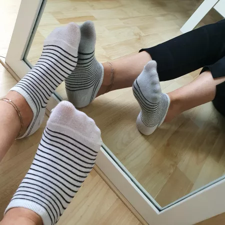 Mirror mirror on the wall, who has the prettiest feet of them all? 😏😏 You know where to get your customs from now on 😝 by flore_hansen