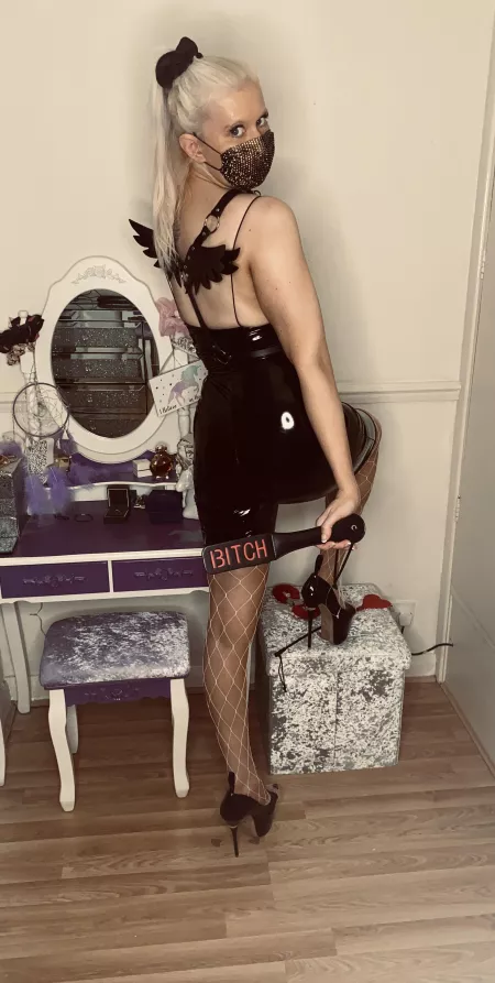 Mirror mirror on the wall who’s the baddest bitch of all? by sparkly-and-savage