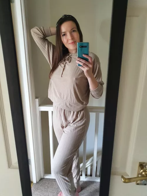 Mirror mirror on the wall, who's the pokiest of them all by Bonbonitka