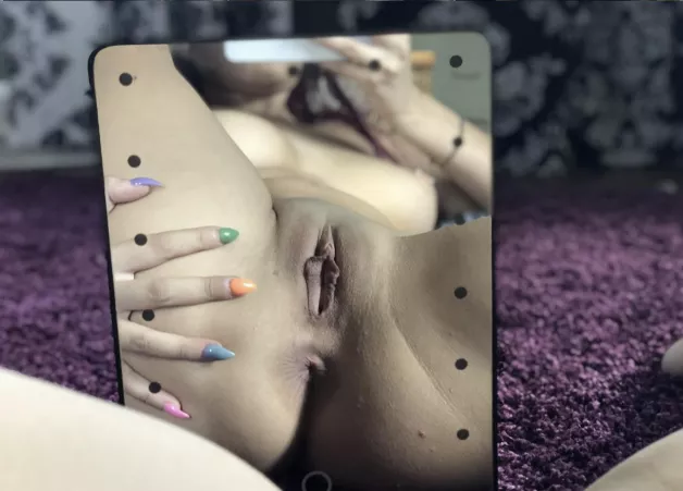 mirror, mirror, who has the tastiest pussy of the all? by Emmakush