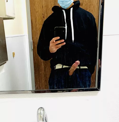 Mirror pic by Embarrassed_Mud724