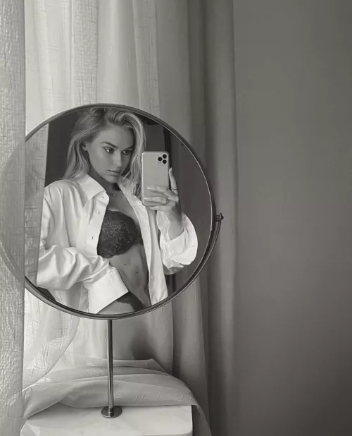 mirror picture by Vanomy