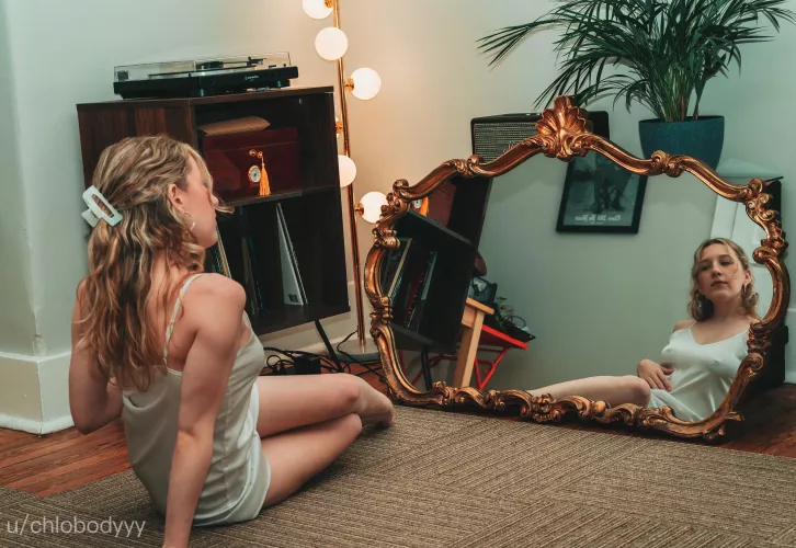 Mirror pokies by chlobodyyy