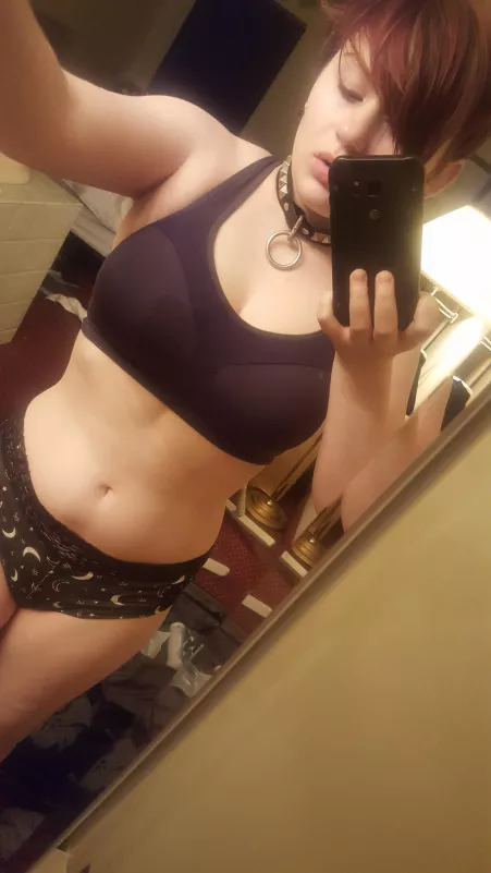 Mirror selfie by Elvishgirl