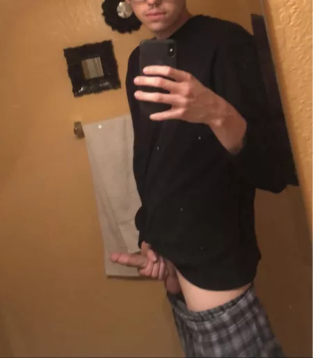 Mirror selfie by bigballsneedluvtoo