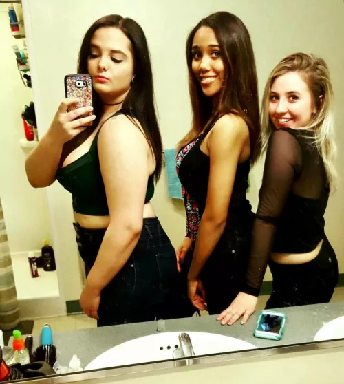 Mirror selfie by chriswake1997