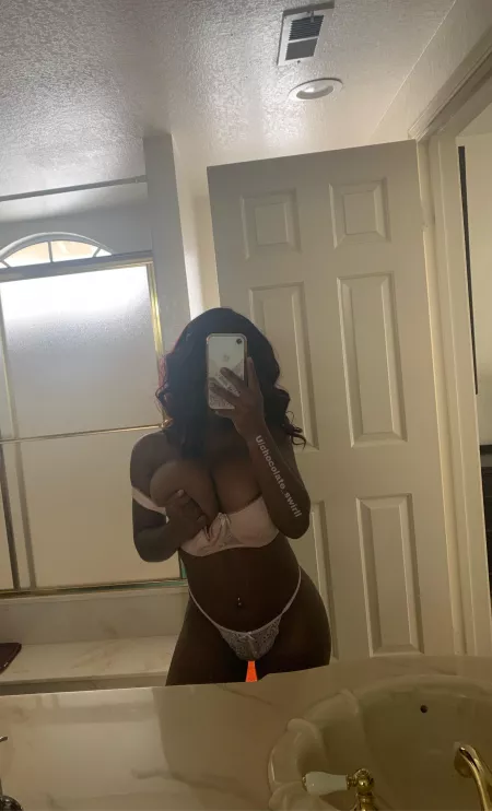 Mirror selfie ❤️ by chocolate_swirll