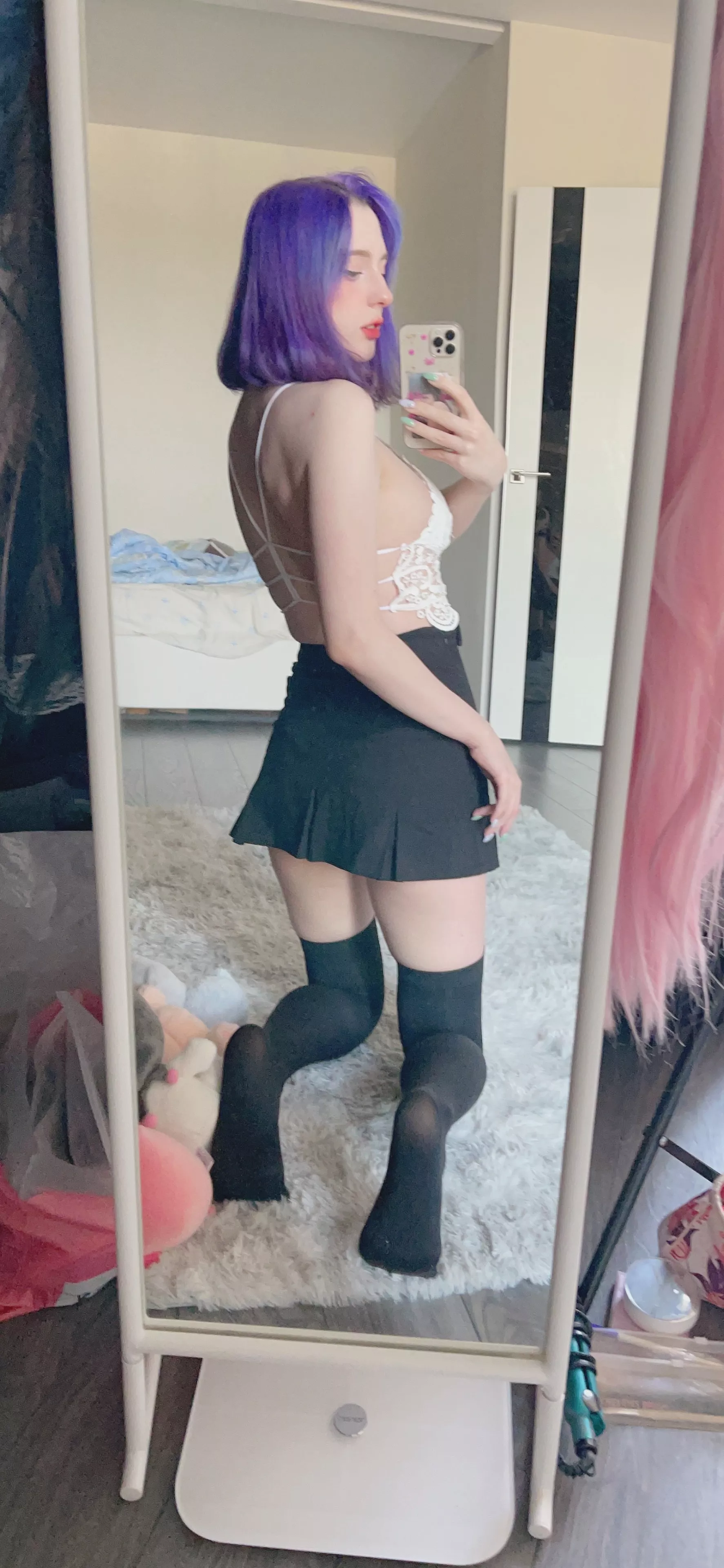 Mirror selfie [F] posted by Tulpina