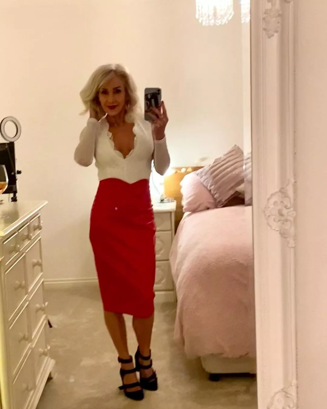 Mirror Selfie Red Skirt posted by gooningaccount
