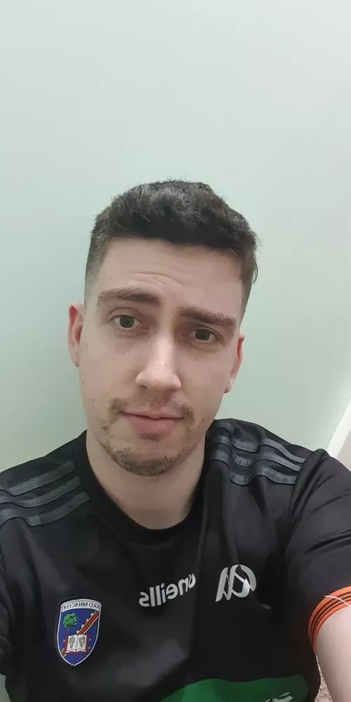 Miserable Monday done, time to have a chill night! Hope you bros have a good one. by bronjam3838