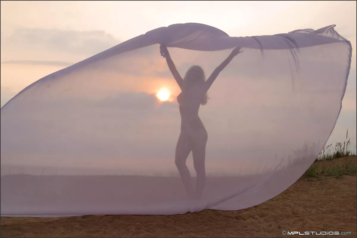 Mishel posted by PlugIntoTheRobotsEye