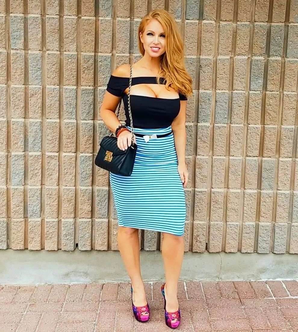 Miss Fit posted by BOOOOOOOBIES