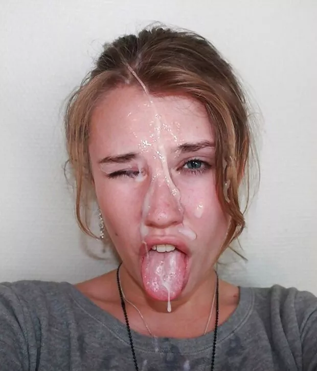Missed her tongue by a little bit posted by txxxposter