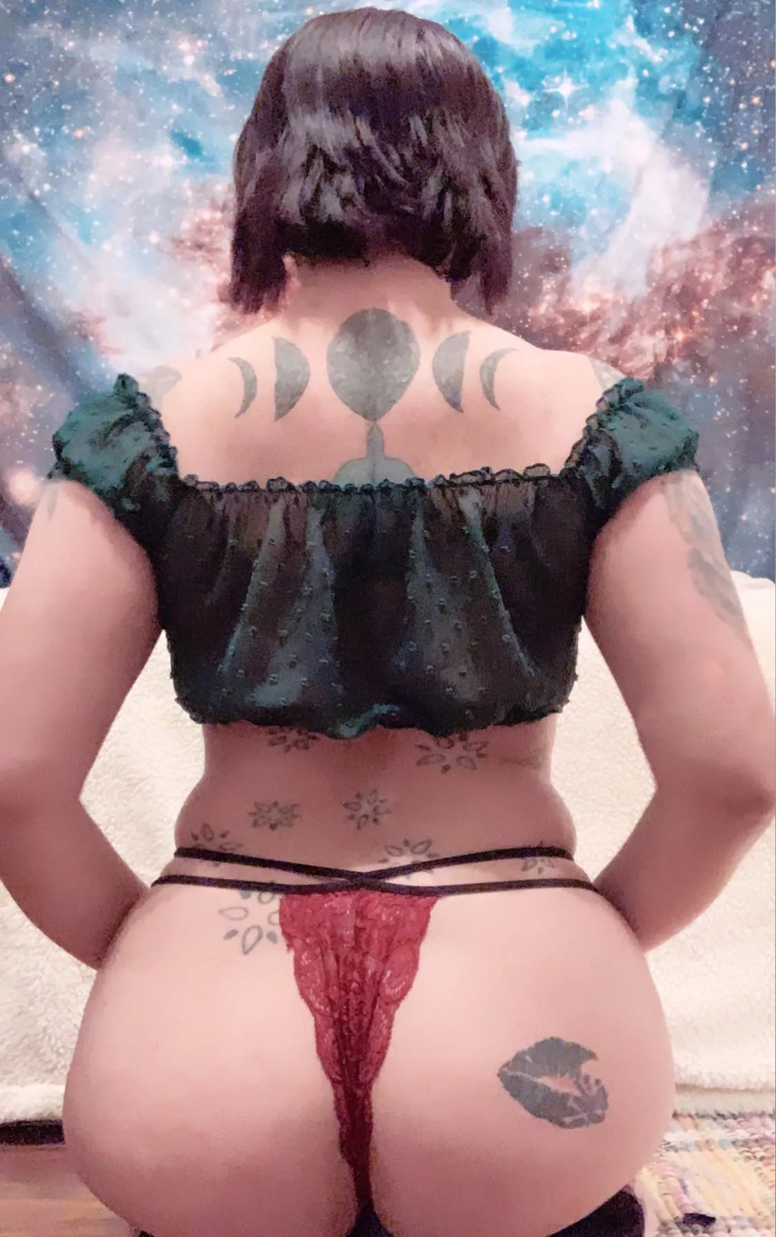 Mixing and matching in the spirit of Christmas!🍑 posted by Scareyourfamily