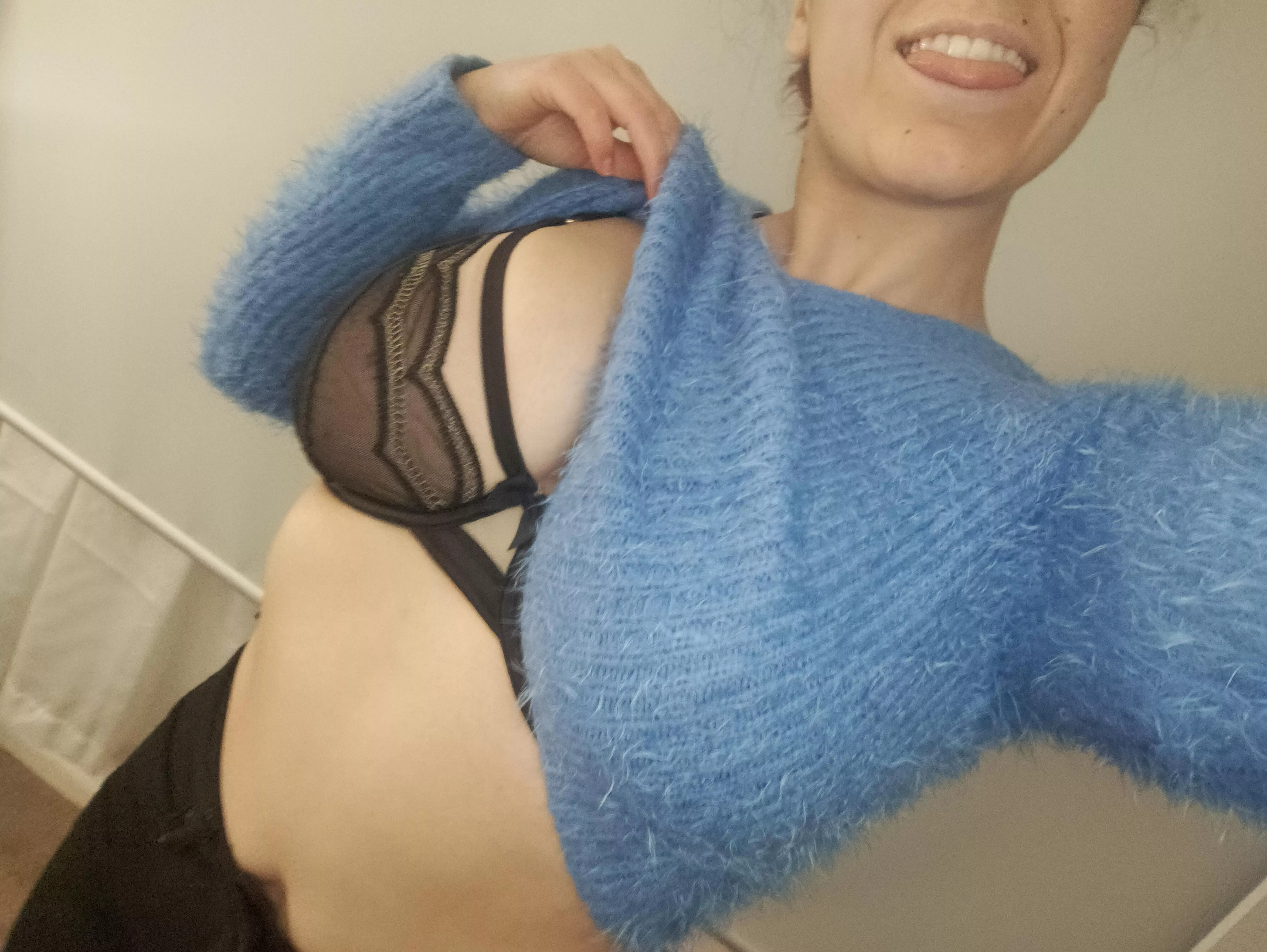 Mm whatcha think? You wanna take it off? 😏 posted by alien_babyOF