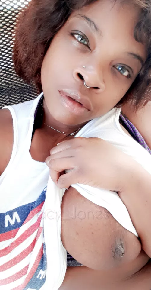 Mmm, real quick before anyone catches us... by Tacy_Jones