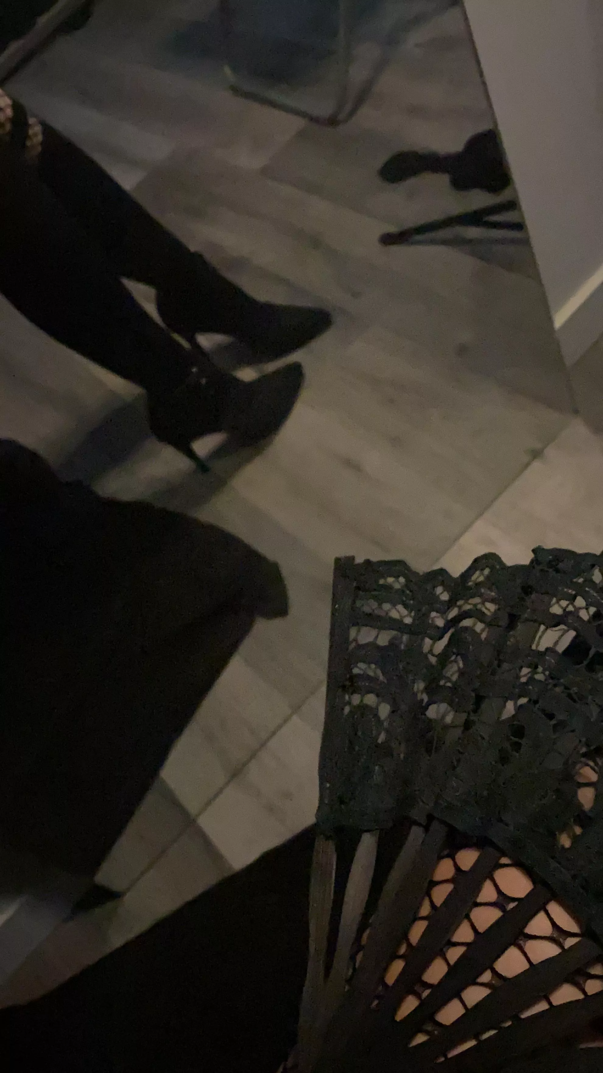 Mmmm start of a scene posted by goddesssamlotts