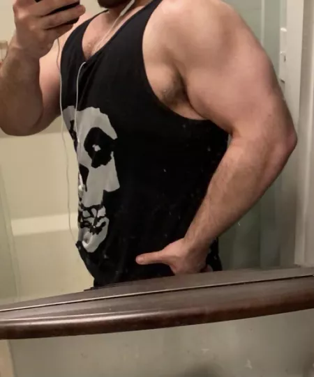 Mmmm who would want me to breed them ? by mrdomguy1