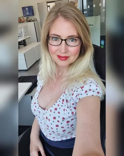 Model don't know her name by Cumminsx15