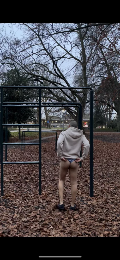 Model pose😏 by Byoungd