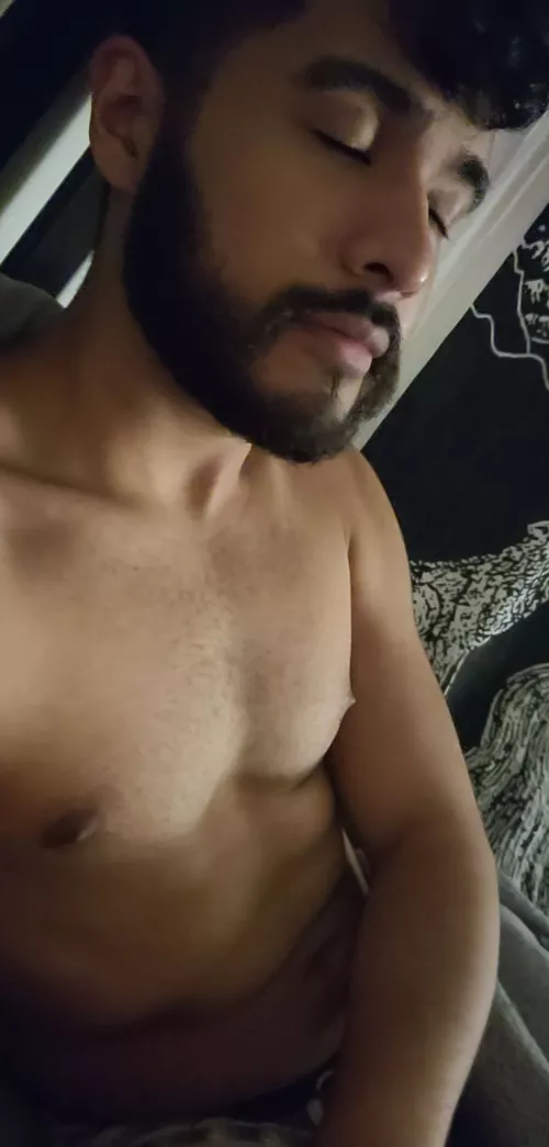 Moderately awake is the mood for this week 😴 by Stark_13_