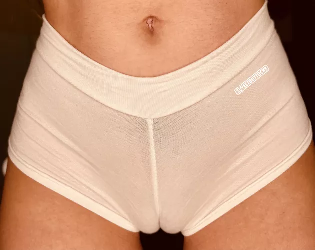 Mom always told me that white shorts look good on girls! by sweetbuttockss