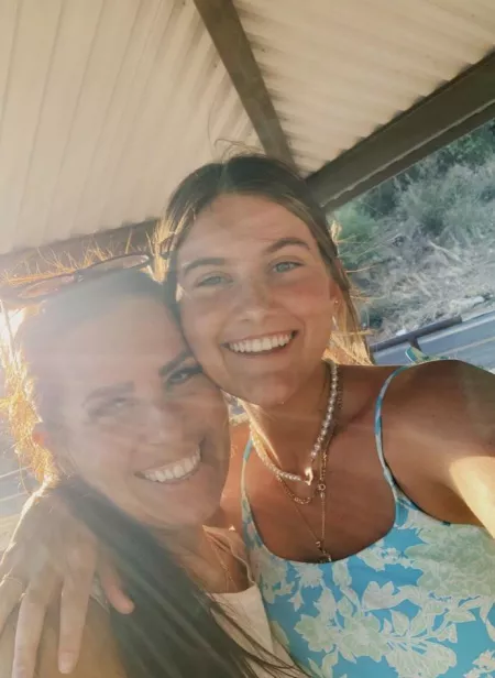 Mom & Daughter by lolugotrolled