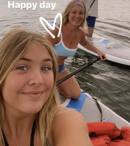 Mom & Daughter by lolugotrolled