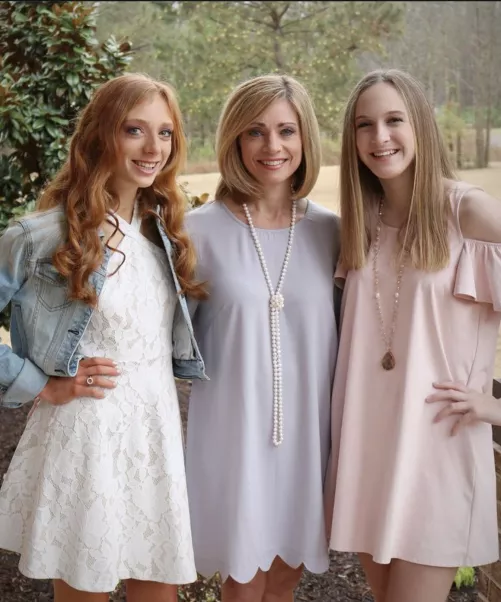 Mom looking horny by LateHorse625