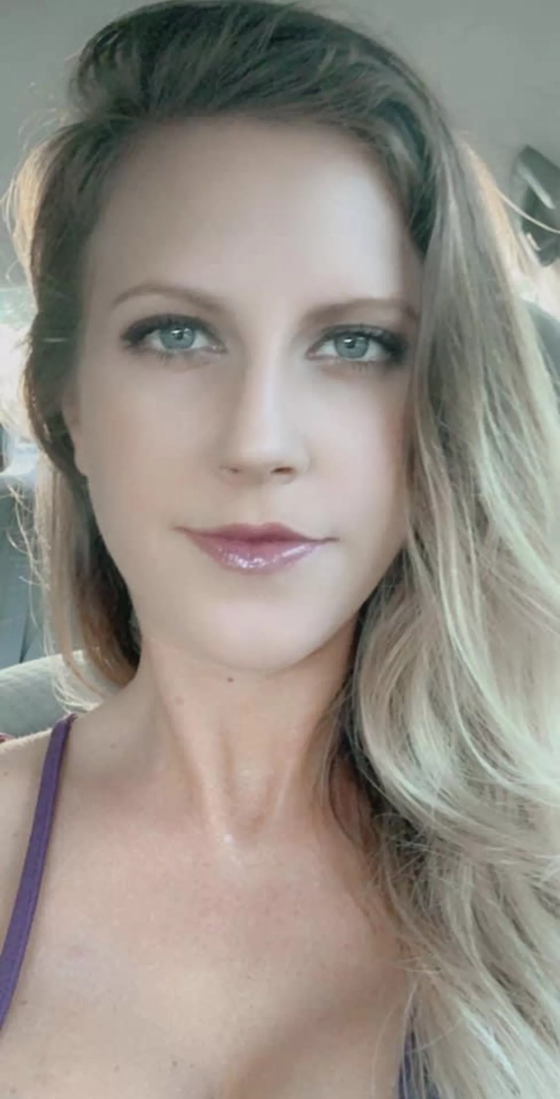 Mom of two :) blondie with blue eyes Ig @KayKohler4 posted by _SunshineAndTanlines