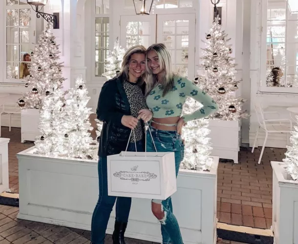 Mom or daughter? by twankyboy