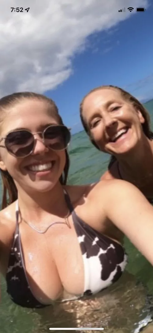 Mom or daughter? [2] by loser1136