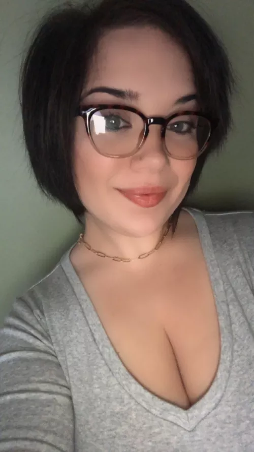 Mom x2. Short haired milfy 😘💕 by msdizzy420