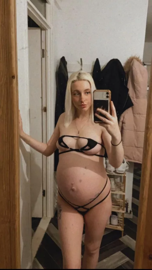 Momma is horny🙈 by LillzHannah